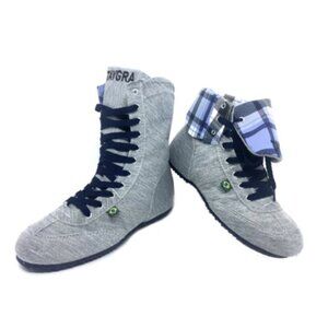 Brazilian Gray Taygra Bi-Boot with Blue Plaid interior, size EU37